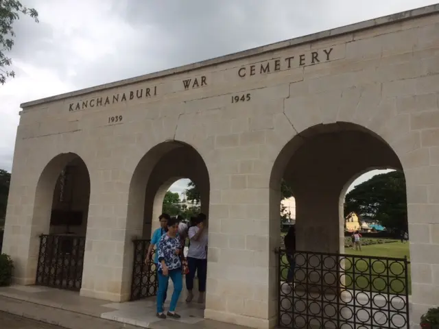 連合軍共同墓地