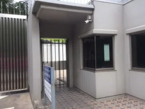 在タイ日本大使館（バンコク）入口